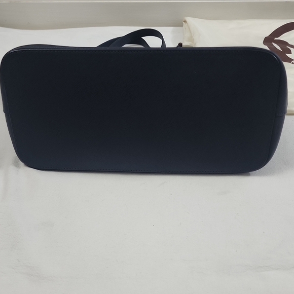 Michael Kors Jet Set Dark Blue Tote with Gold Accents And Dust Bag - Picture 5 of 6